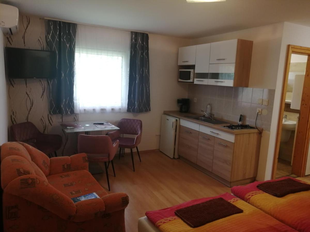 Apartment Tunde *